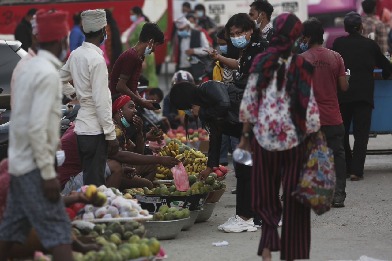 सात तस्बिरमा उपत्यकाको जनजीवन